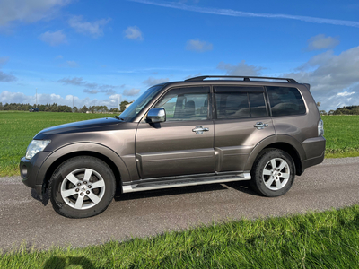 Mitsubishi Pajero PAJERO 3.2-200 7 Seter