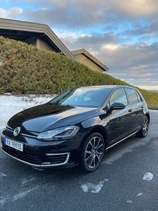 Volkswagen Golf E-GOLF 100KW