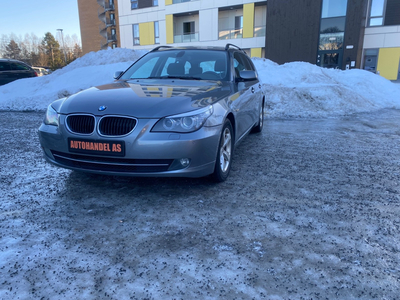 BMW 5-serie PEN HOLDT LAV KM. BENSIN 170 HK AUTOMAT SKINN HENGERF.