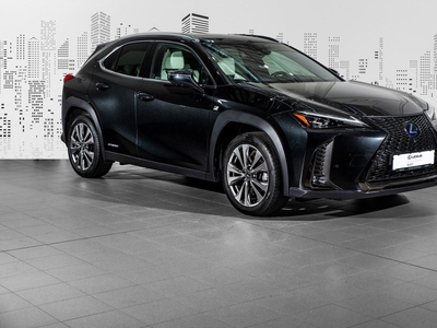 Lexus UX 250h E-Four