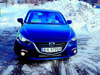 Mazda 3 En perle av en bil med masse utstyr&garanti