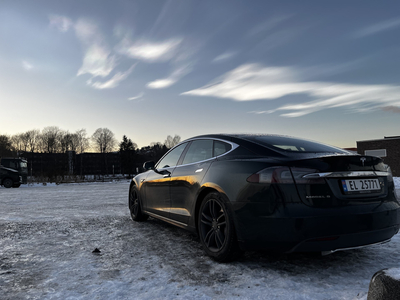 Tesla Model S PERFO GRATIS SC/LUFTFJ/SKINN/PANO/7SETER/21