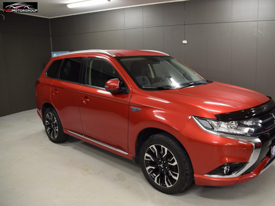 Mitsubishi Outlander PHEV 4WD Instyle+ 202hk/ACC/360cam/Krok/Full service+++