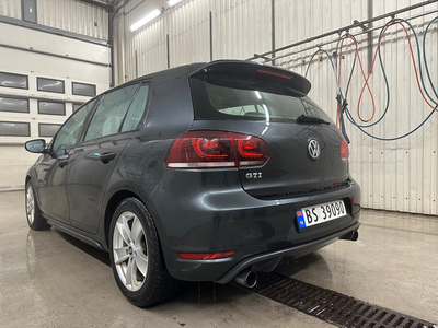 Volkswagen Golf GOLF 2.0-211