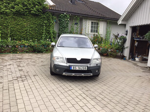 Skoda Octavia Scout OCTAVIA SCOUT 2.0-140 D 4X4