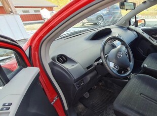 Toyota Yaris YARIS 1.3-87