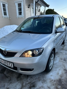 Mazda 2 2 1.2-75 med meget lav km stand