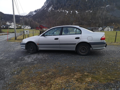 Toyota Avensis AVENSIS 1.6-110