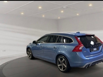 Volvo V60 V60 2.4-220 D AWD D6 TWIN ENGINE SUMMUM R DESIGN