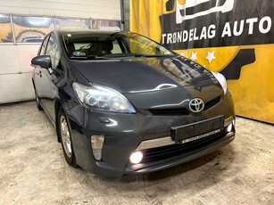 Toyota Prius Plug-in Hybrid //AUTOMAT//DELSKINN //NAVI//R.KAM