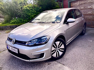 Volkswagen Golf 300KM | Skinn | ACC | Keyless | R-Kamera | Varmepumpe