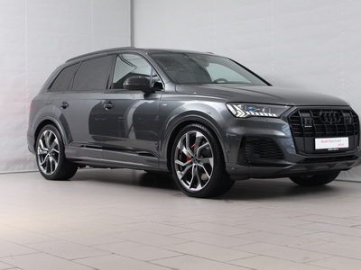 2023 Audi Q7 60 tfsie s line bus black