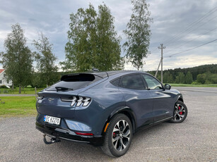 Ford Mustang Mach-E Long Range AWD, topp utstyrt