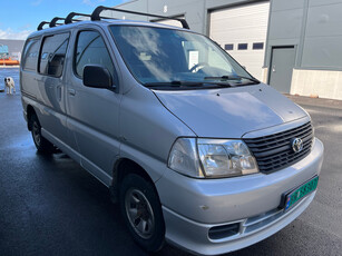 Toyota HiAce 2.5-117 D 4WD NY reg,reim - velholdt !