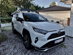 Toyota RAV4 Plug-in Hybrid PHEV AWD-i Executive Bitone med lav km