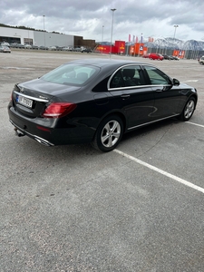 Mercedes-Benz E-Klasse E 220 D 1.9-194 D 4MATIC