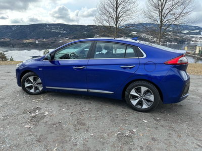 Hyundai IONIQ Premium m/skinn Teknikkpakke, Nybilgaranti til 15.04.24