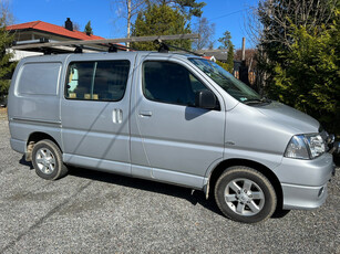 Toyota HiAce HIACE 2.5-117 D 4WD Kort type camping jakt/fiske