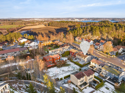 Brunlaskogen/ Stavern - Selveier enderekkehus med 3 soverom, flott uteområde og solrik beliggenhet!