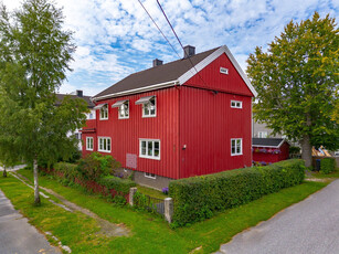 Sjelden mulighet i attraktive Bydalen Allé! Stor & innholdsrik enebolig fra arkitekt Brynhildsen!