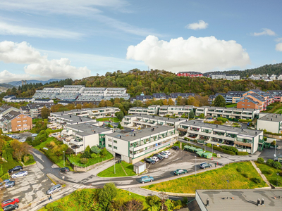 Olsvik |Flott 3-roms leilighet. Ingen fellesgjeld! Nytt bad i 2023! Meget barnevennlig boligområde.