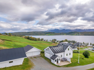 NY PRIS! Enebolig på idylliske Sagelvvatn! | 3 soverom | dobbeltgarasje