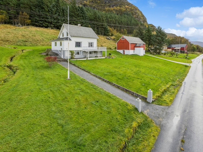 Spennande småbruk på Hakallestranda - Panoramautsikt - Jaktrett