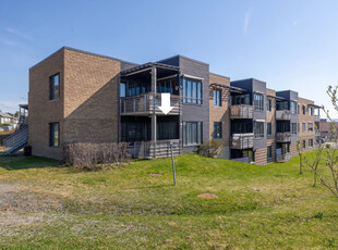 Alta Sentrum: Lys & flott andelsleilighet med tre soverom og terrasse.