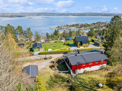 Enebolig med usjenert og solrik beliggenhet | Flott utsikt | Oppussingsobjekt | Garasje | Sentralt og attraktivt område