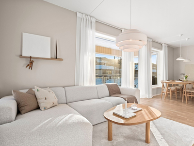 Lekker 3-roms leilighet - Sørvendt balkong på 15 kvm - P-kjeller - 
