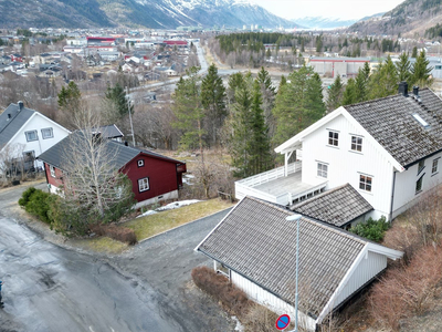 Olderskog - Stor enebolig med sokkelleilighet - Kort vei til skole og fritidstilbud