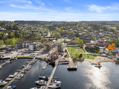 Sætre - Unik mulighet! Nyere og moderne enebolig fra 2021 beliggende på stranden. Ca. 60 meter til sjøen!