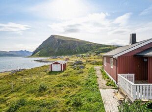 Burøysund | Enebolig med fantastisk beliggenhet like ved sjøen | Tur- og jaktterreng like ved | Mulig å kjøpe båtplass