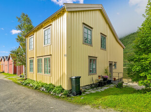 En helt spesiell eiendom: Enebolig & garasje m/loft langs strandlinja // Ombygget/renovert 1980/82 | Kjøkken 2015