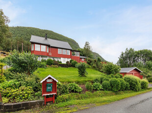 Innholdsrik enebolig på Sylte - Dobbelgarasje - Fantastisk utsikt og nærhet til sjø