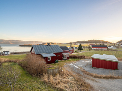 Enebolig med fin beliggenhet i Myran. Kort gange til sentrum, skole og barnehage.