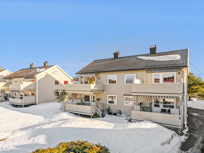 Lettstelt leilighet på Eik med 1 soverom og stor solrik balkong med gode solforhold | Rolig og attraktivt boområde