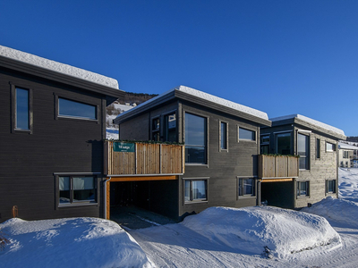 Ny og moderne bolig i rekkehus |3 soverom | Attraktivt og familievennlig | Nært barnehage & skole |Carport m/elbil lader