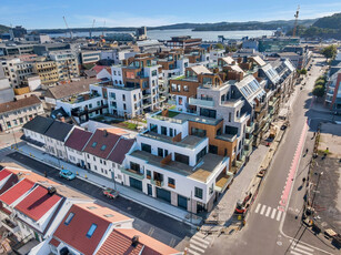 Lekker nyere 3-roms selveierleilighet med innglasset balkong - Mulighet for kjøp av p.plass i kjeller.