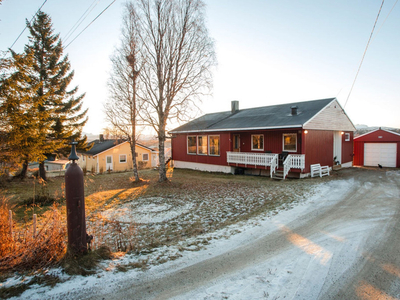 Enebolig med garasje | Alt på ett plan | Naturnære omgivelser | Flott utsikt | Gode turmuligheter