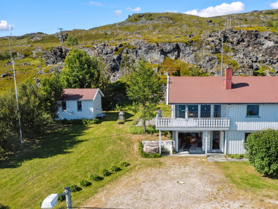 Enebolig med nydelig sjøutsikt i Smørfjord