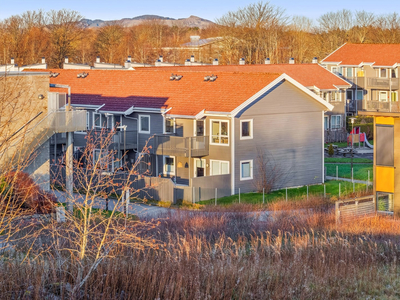 Kjekk endeleilighet med 2 soverom | Sørvestvendt balkong med gode solforhold | Carport