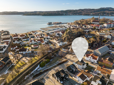 Hel tomannsbolig på Torstrand. Nær sentrum og sjøen. Gode leieinntekter på ca 300.000 pr år!