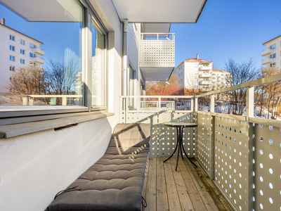Lys og kvadratsmart leilighet i 2. etasje | Solrik balkong | Kjøkken fra 2019 | V.vann/fyring inkl | Ingen dok/forkjøp