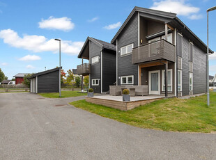 Lys og arealeffektiv 2-roms selveierleilighet - Sydvestvendt terrasse på 21 kvm - Carport - Peis