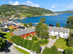 Ærverdige Malm Gård - En unik gårdseiendom i sentrum av Malm, Steinkjer kommune.