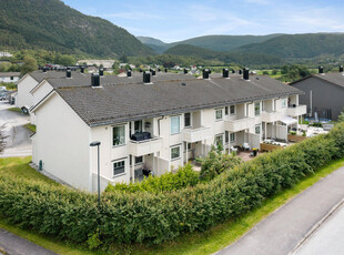 Viebøen | 5-roms familiebustad | Fremste rekke | Vestvendt & Solrikt | Carport | Sentralt | VISNING 22.08 kl. 17-18!