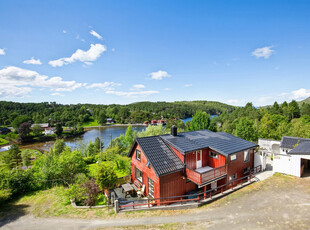 VISNING(påmelding): 18.08 KL. 15:00! Enebolig m/garasje og fin beliggenhet i Møst