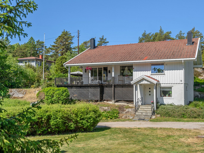 Sommersjarme 2 min fra stranda| Koselig hus og hytte i ett | Barnevennlig | Ingen boplikt| Like ved Hankø |Dobbelgarasje