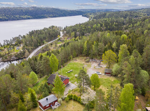 Stor tomt med utsikt over Gjersjøen | Høyt og fritt i idylliske omgivelser | Rammetillatelse til ny enebolig & garasje!